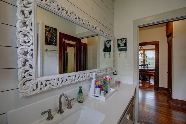242 S Franklin Street, La Grange, TX 78945
