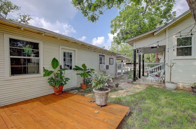242 S Franklin Street, La Grange, TX 78945