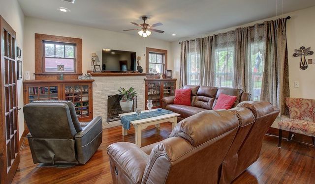 242 S Franklin Street, La Grange, TX 78945