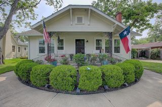 242 S Franklin Street, La Grange, TX 78945