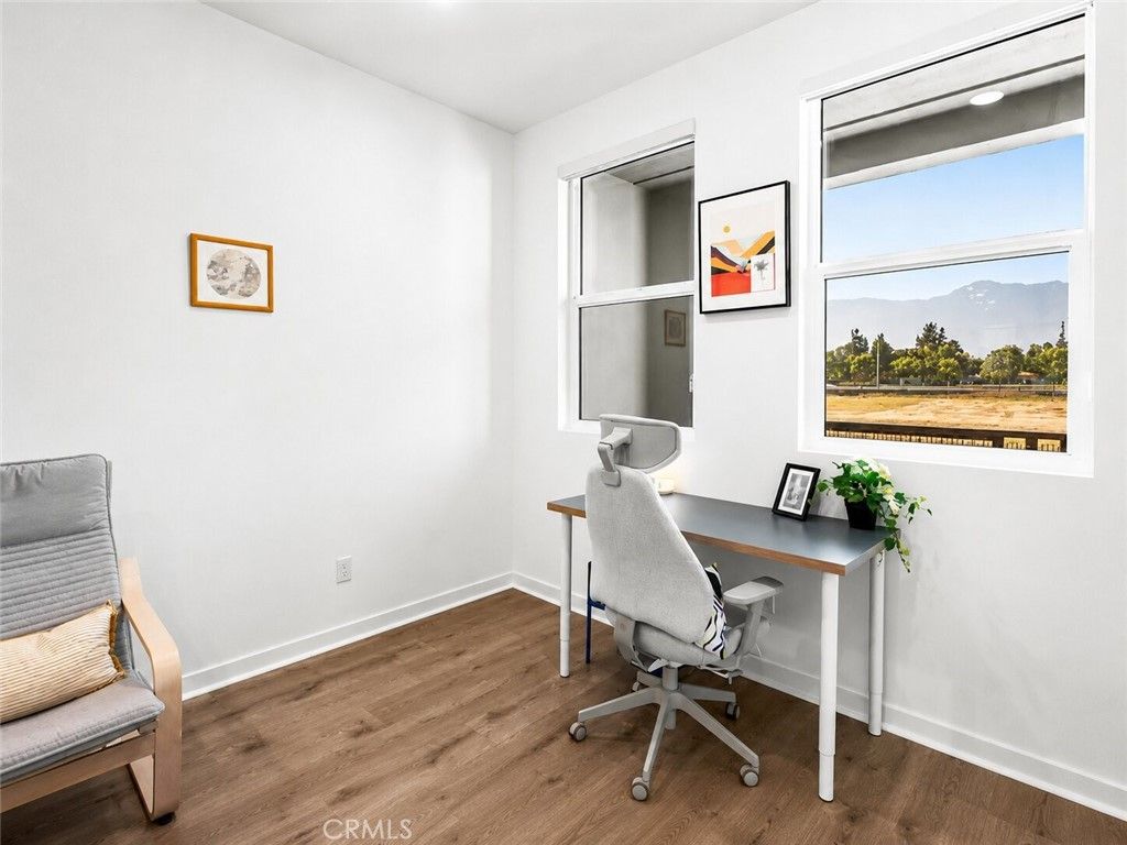 Image 10 of property listing at 4061 E LUNA PASEO 31, Ontario, CA 91764