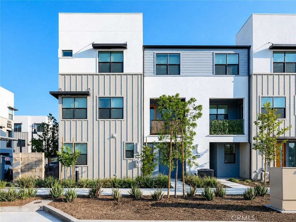 Image 2 of property listing at 4061 E LUNA PASEO 31, Ontario, CA 91764