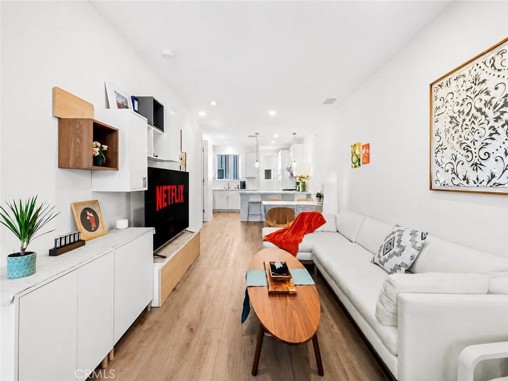 Image 3 of property listing at 4061 E LUNA PASEO 31, Ontario, CA 91764