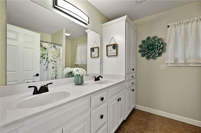 18935 S OAK Street, Belton, MO 64012