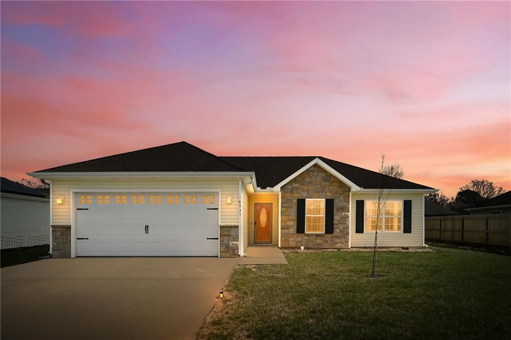 18935 S OAK Street, Belton, MO 64012