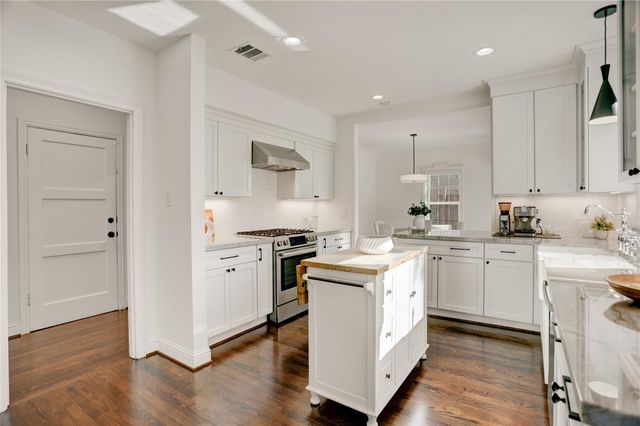 3125 Wroxton Road, Houston, TX 77005