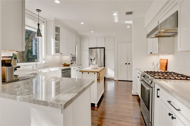 3125 Wroxton Road, Houston, TX 77005