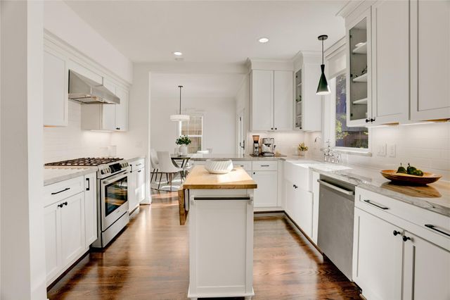 3125 Wroxton Road, Houston, TX 77005