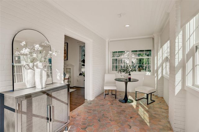 3125 Wroxton Road, Houston, TX 77005