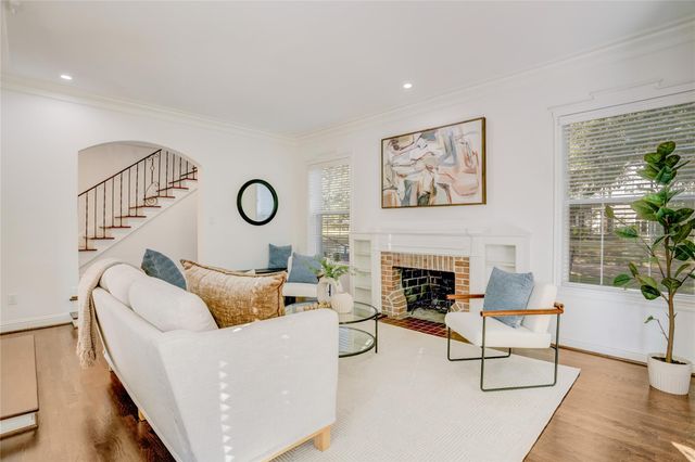 3125 Wroxton Road, Houston, TX 77005