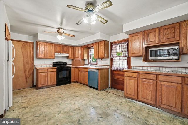 610 POTTSVILLE ST, Wiconisco, PA 17097