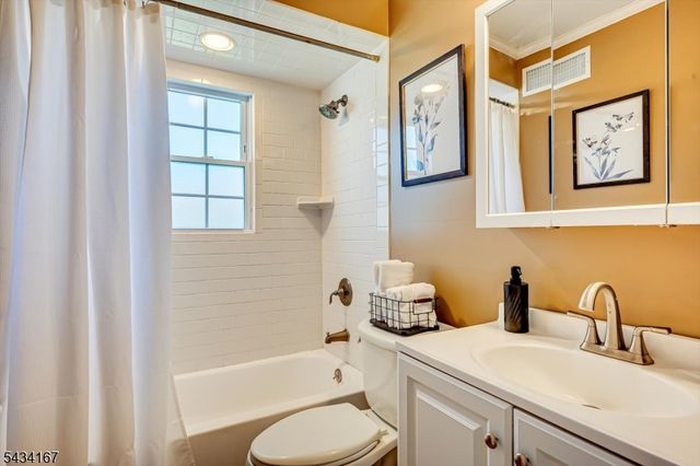 5 Ann Pl, Bridgewater Twp., NJ 08807