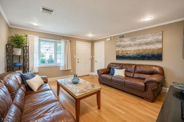 5 Ann Pl, Bridgewater Twp., NJ 08807