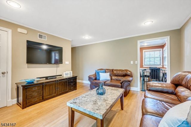 5 Ann Pl, Bridgewater Twp., NJ 08807