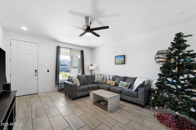 18348 W JESSIE Lane, Surprise, AZ 85387