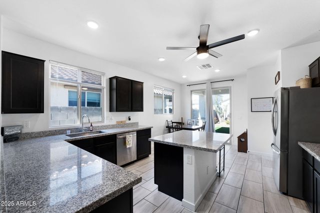 18348 W JESSIE Lane, Surprise, AZ 85387