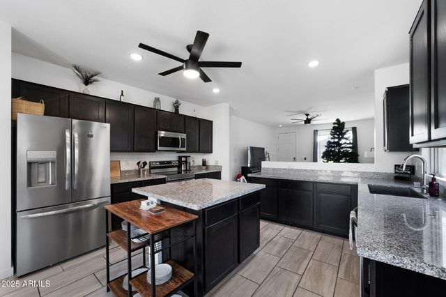 18348 W JESSIE Lane, Surprise, AZ 85387