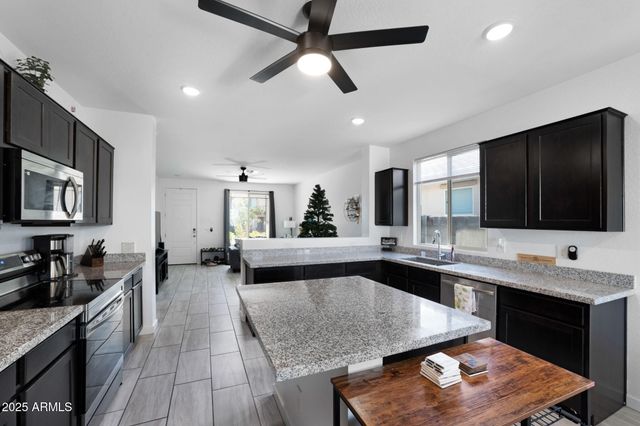 18348 W JESSIE Lane, Surprise, AZ 85387