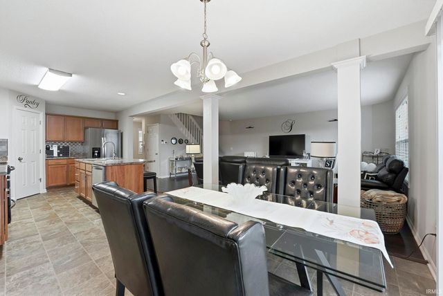 7913 Maysfield Hill, Fort Wayne, IN 46835