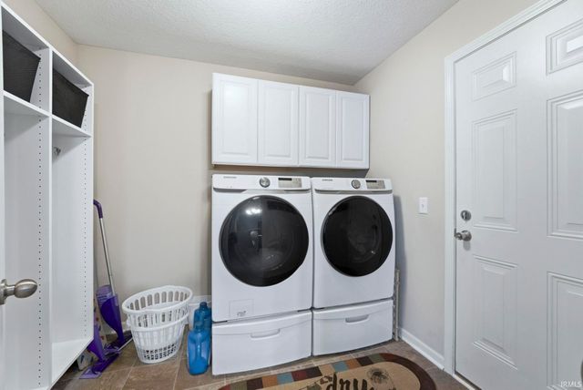 7913 Maysfield Hill, Fort Wayne, IN 46835