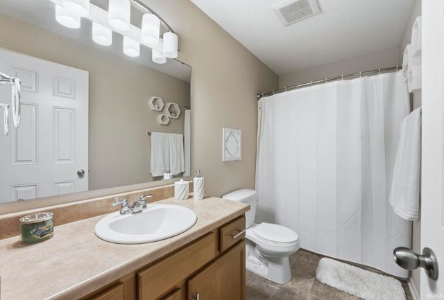 7913 Maysfield Hill, Fort Wayne, IN 46835