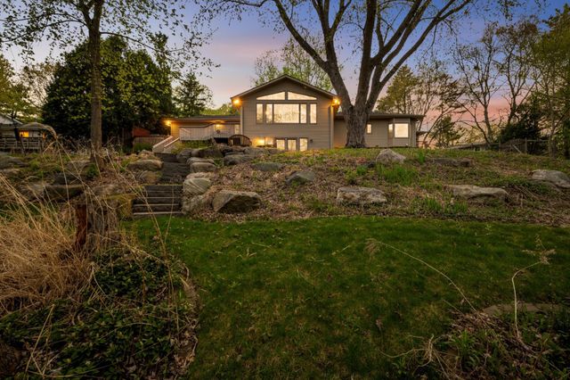 2120 Queensland Lane N, Plymouth, MN 55447