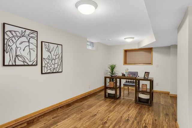 2120 Queensland Lane N, Plymouth, MN 55447
