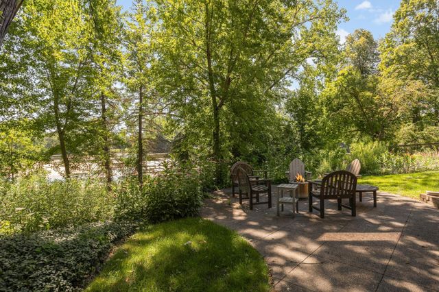 2120 Queensland Lane N, Plymouth, MN 55447