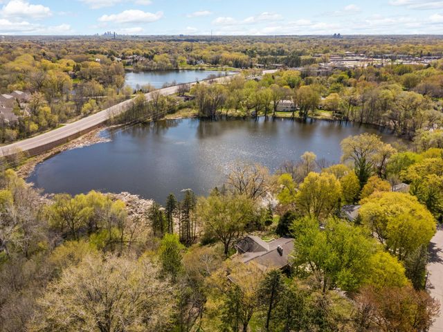 2120 Queensland Lane N, Plymouth, MN 55447