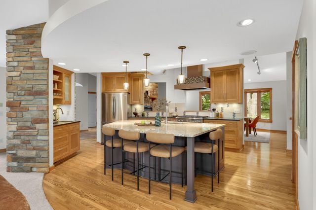 2120 Queensland Lane N, Plymouth, MN 55447