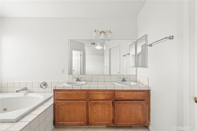 6200 Trinidad Court, Bakersfield, CA 93313