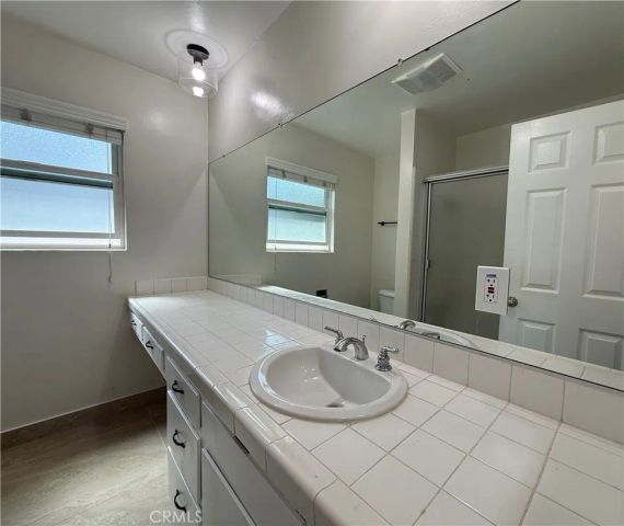 665 W 34th 4, San Pedro, CA 90731