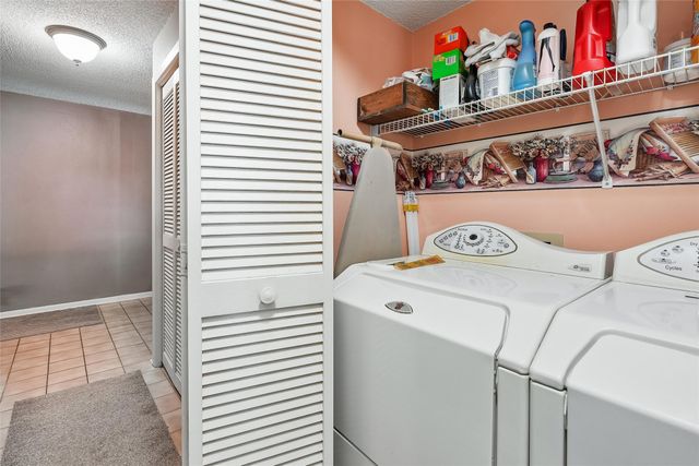 1118 Woodland Drive, Newton, IA 50208