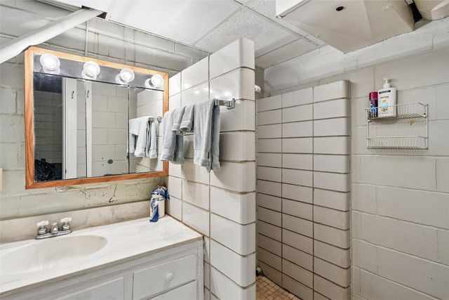 1118 Woodland Drive, Newton, IA 50208