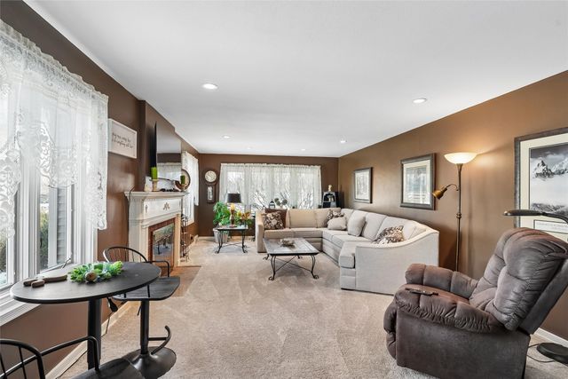 1118 Woodland Drive, Newton, IA 50208