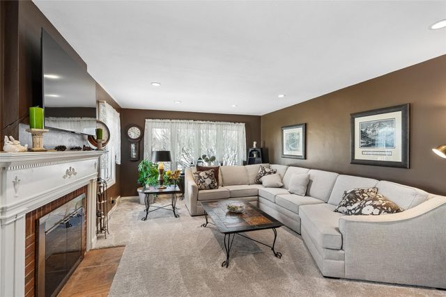 1118 Woodland Drive, Newton, IA 50208