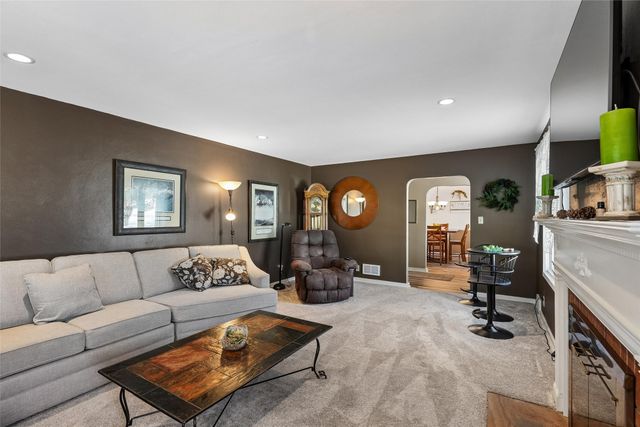 1118 Woodland Drive, Newton, IA 50208