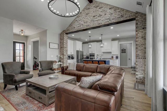 142 Anderson DR, Red Rock, TX 78662