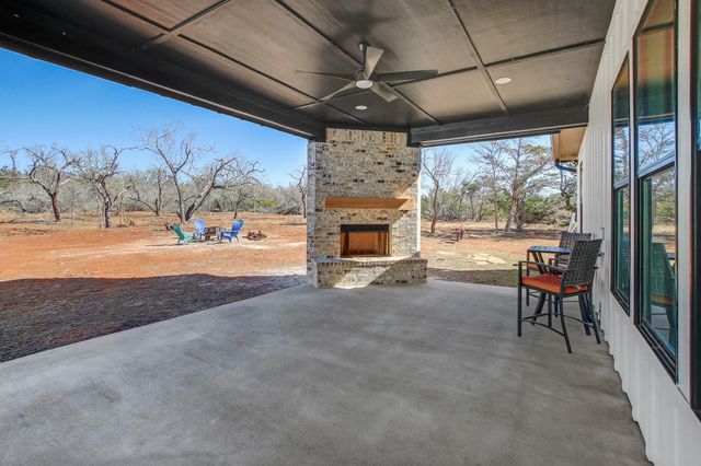 142 Anderson DR, Red Rock, TX 78662