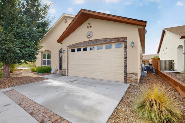 6356 AZALEAS Road NW, Albuquerque, NM 87114