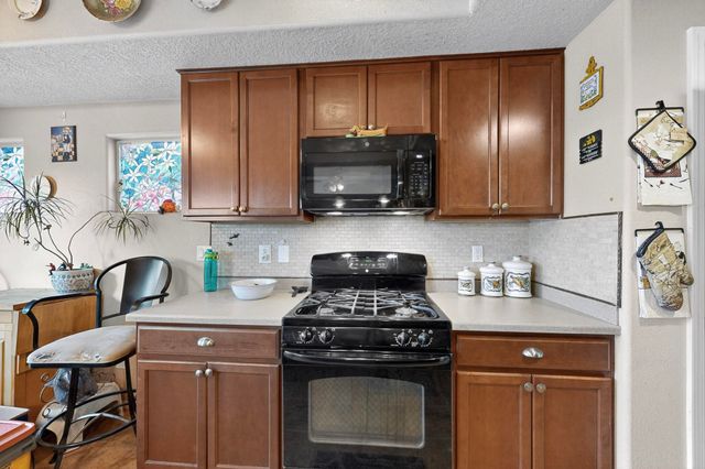 6356 AZALEAS Road NW, Albuquerque, NM 87114