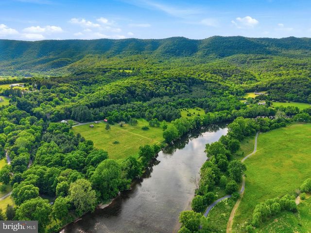 527 PANHANDLE RD, Bentonville, VA 22610