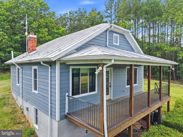 527 PANHANDLE RD, Bentonville, VA 22610