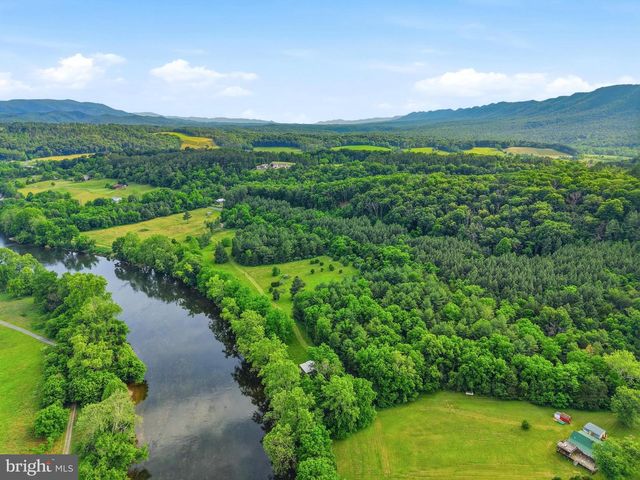 527 PANHANDLE RD, Bentonville, VA 22610