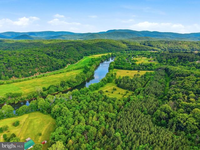527 PANHANDLE RD, Bentonville, VA 22610