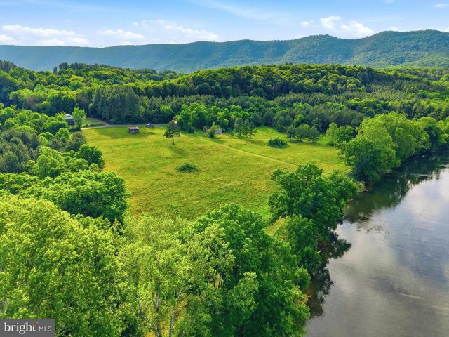 527 PANHANDLE RD, Bentonville, VA 22610