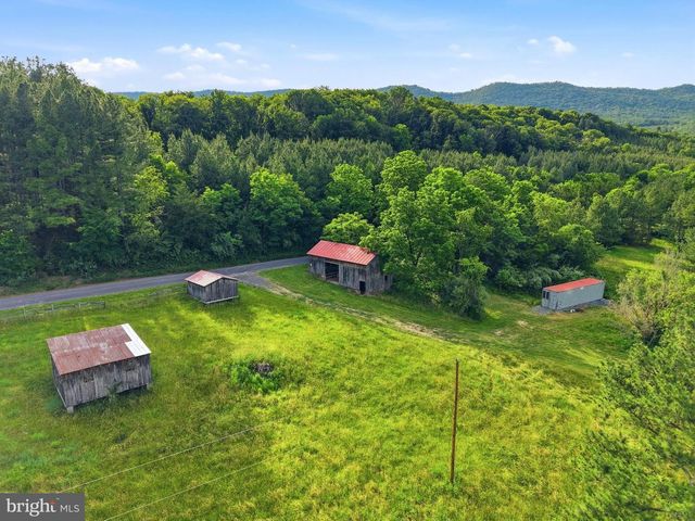 527 PANHANDLE RD, Bentonville, VA 22610