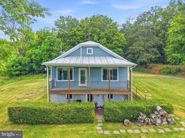 527 PANHANDLE RD, Bentonville, VA 22610