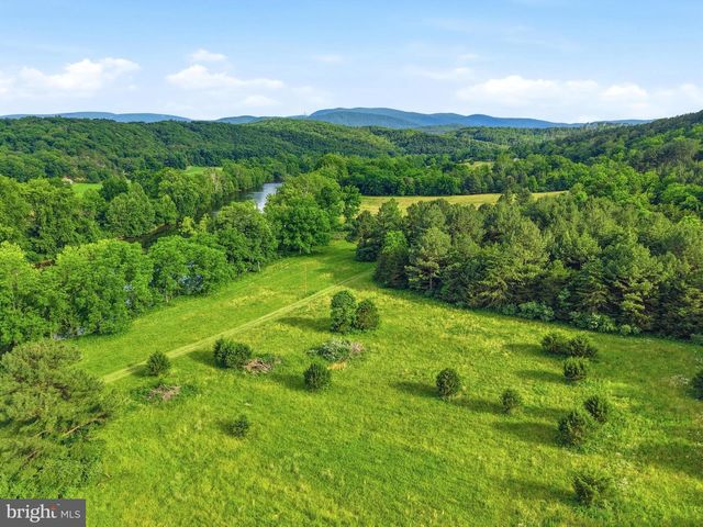 527 PANHANDLE RD, Bentonville, VA 22610