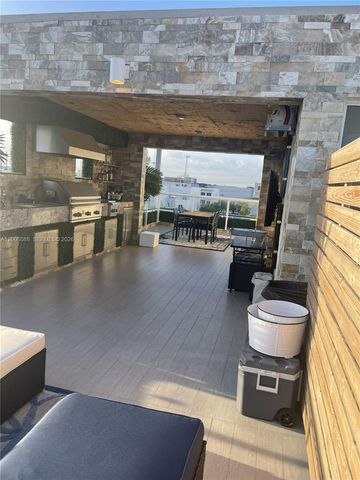 10331 NW 64th Ln 10331, Doral, FL 33178